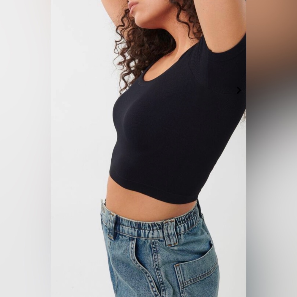 Stretchy Ribbed Crop Tee - Picture 2 of 4